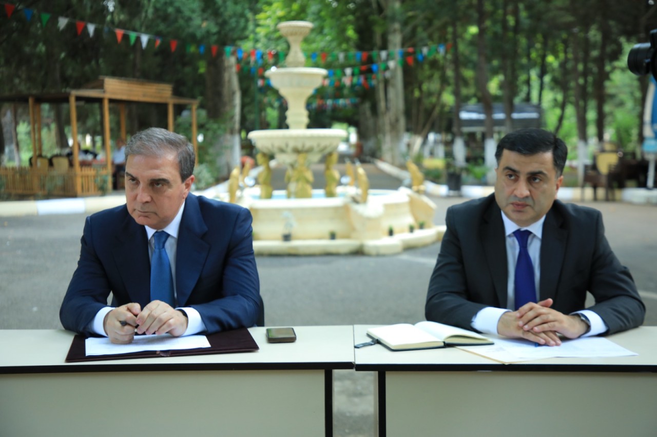 Niyazi Bayramov vətəndaşların müraciətlərini dinlədi - FOTOLAR